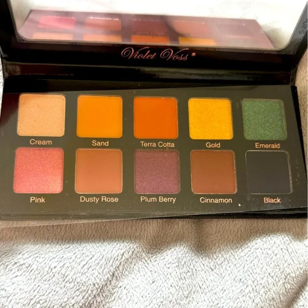 Violet Voss Cosmetics Essentials Eye Shadow Palette-NWOB